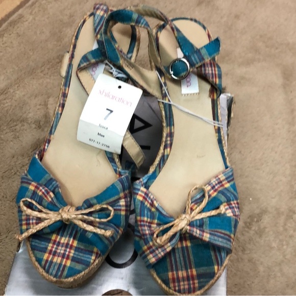 Xhilaration Tosca Blue Wedges Sandals. Size 7 NWT - Picture 2 of 4